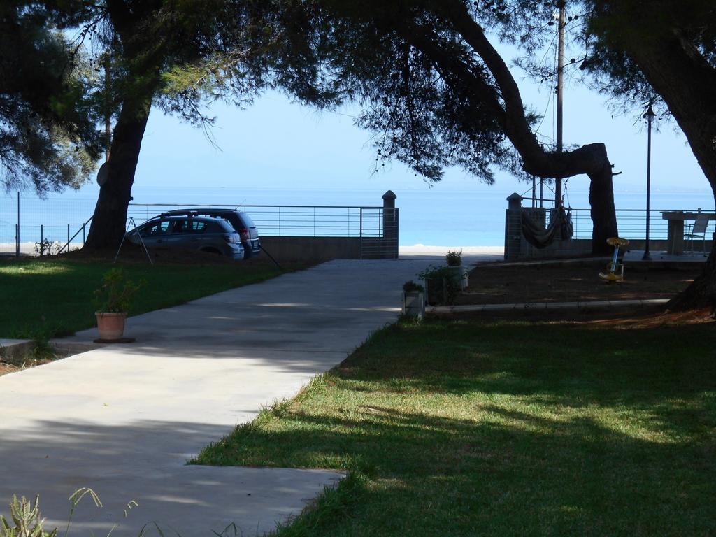 Lefkáda Brunello Seaside Apartments מראה חיצוני תמונה
